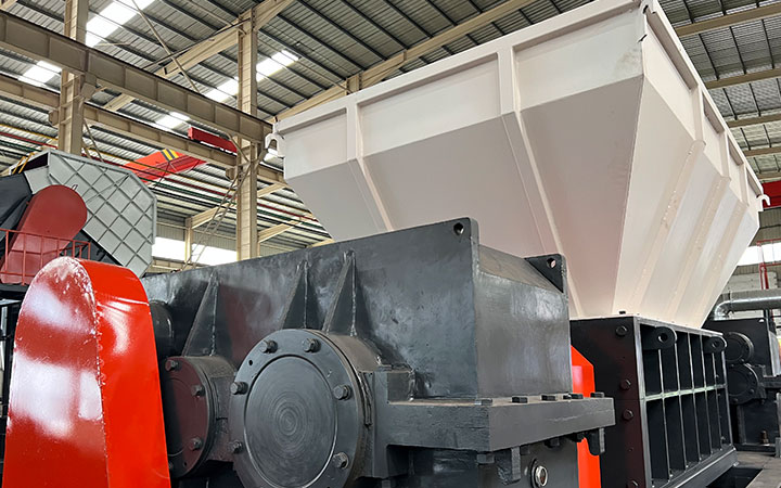 DS46系列 雙軸撕碎機(jī)工作原理