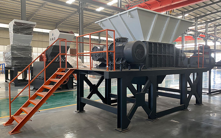 DS46系列 雙軸撕碎機工作原理